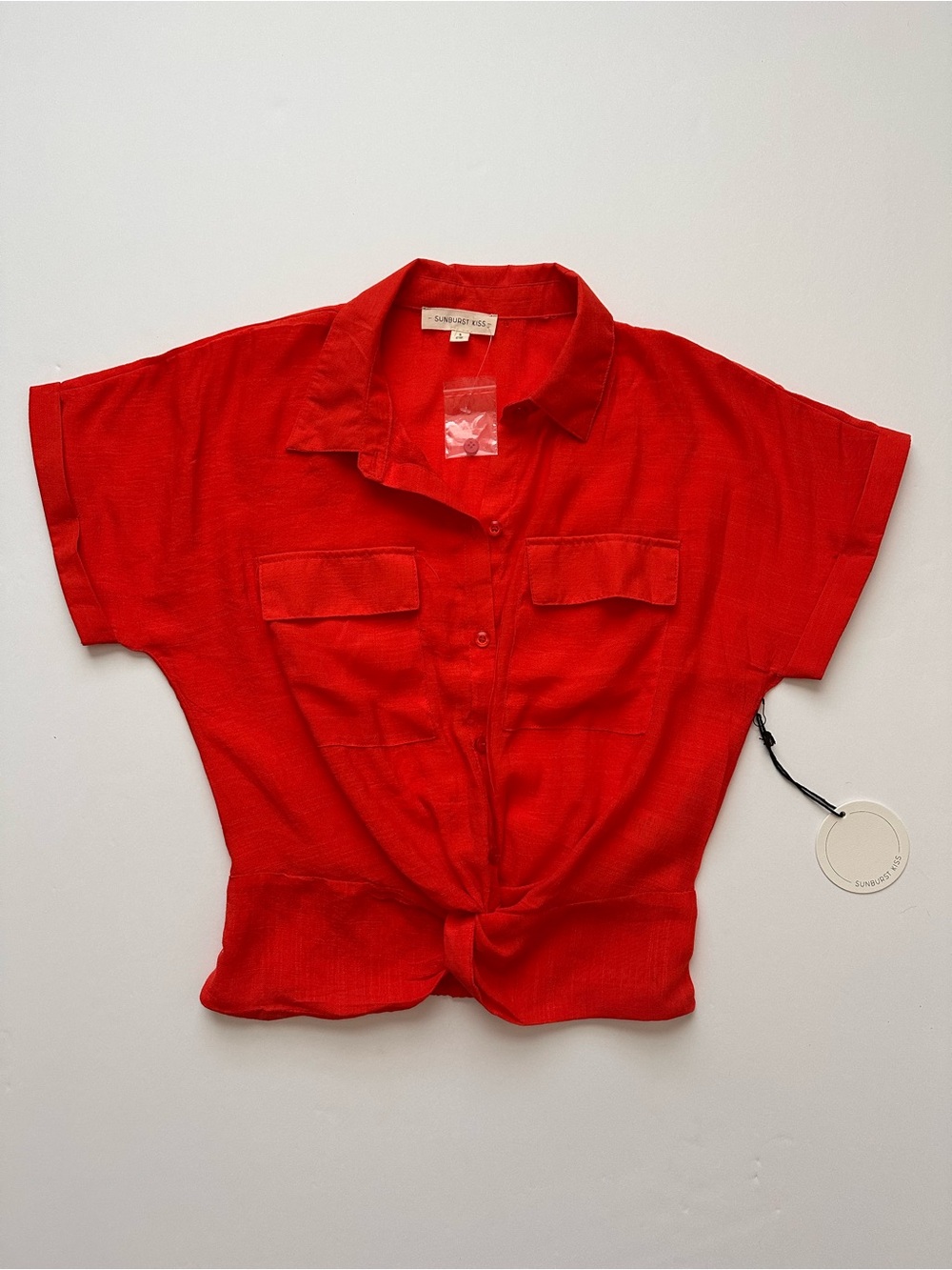 SUNBURST KISS Short-Sleeve Button-Front Tie Shirt